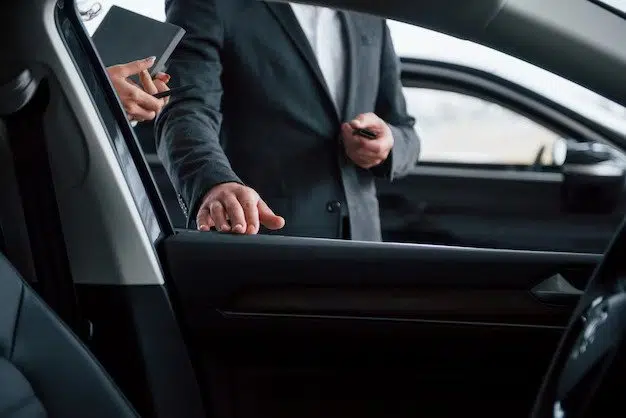 5 Reasons to Consider Using a Chauffeur Service for Airport Transfers 5 Reasons to Consider Using a Chauffeur Service for Airport Transfers